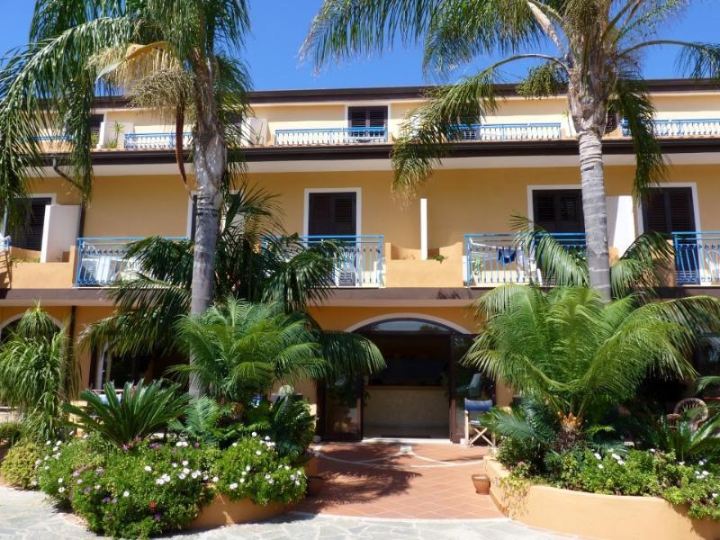Hotel Grotticelle Capo Vaticano Kültér fotó