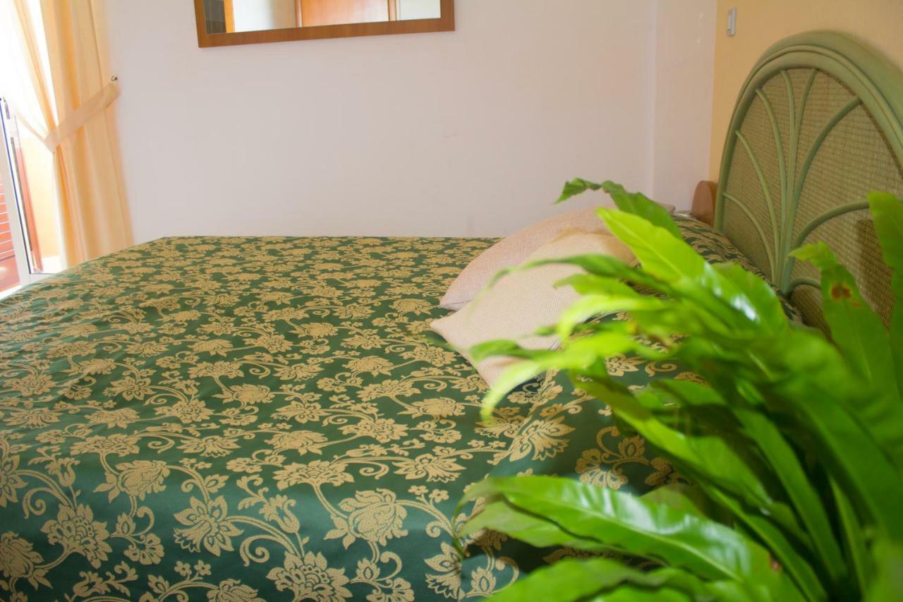Hotel Grotticelle Capo Vaticano Kültér fotó